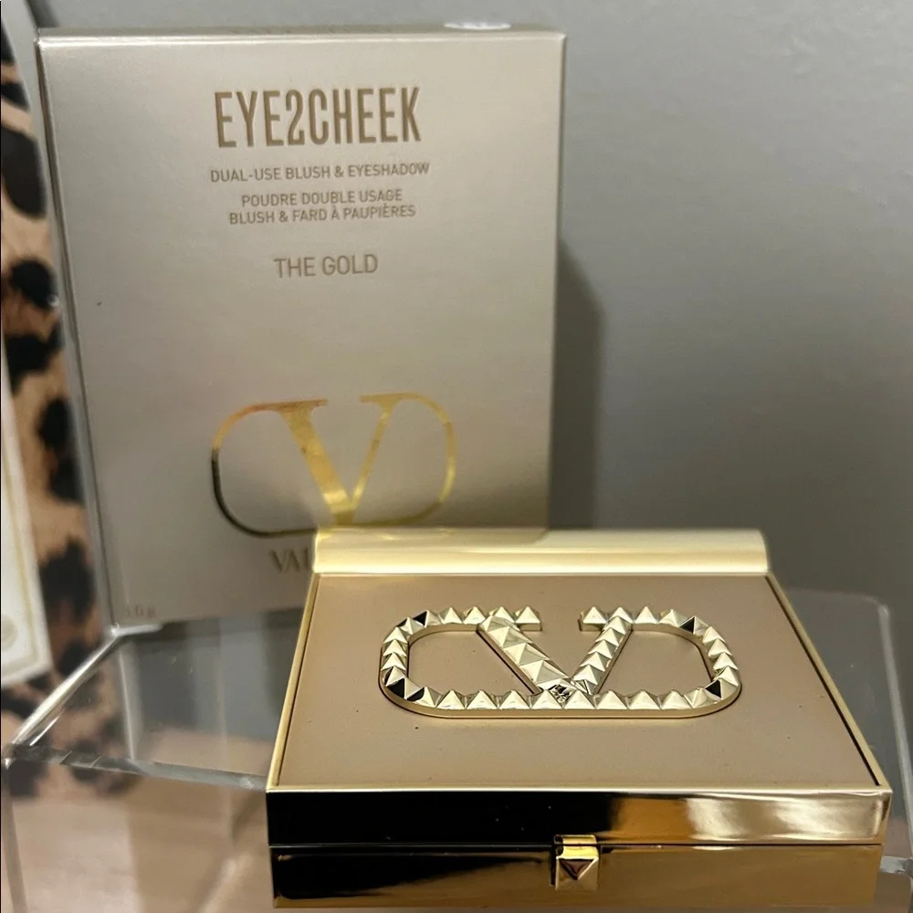 Valentino Eye2Cheek Dual-Use Blush & Eyeshadow – Gold